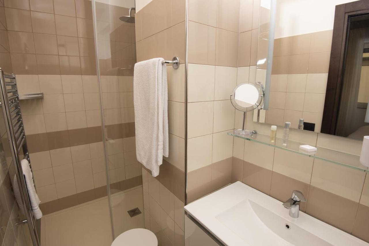 Domus Altana Hotel Napels Buitenkant foto